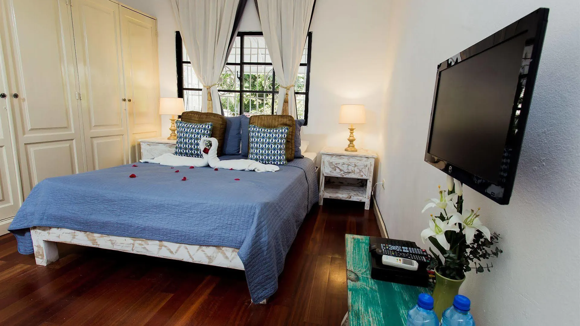 Hotel Portes 9 Santo Domingo Oda ve Kahvaltı